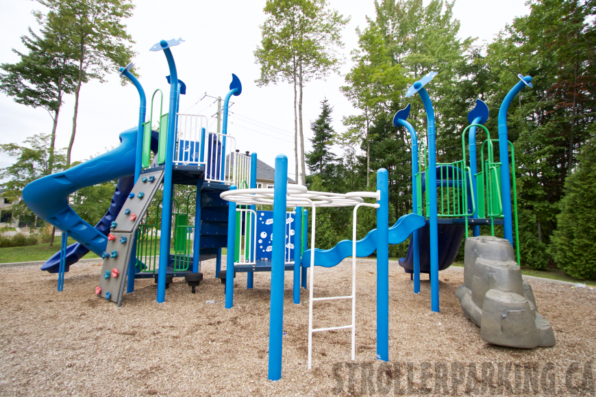 SaintAlphonse Park (BROSSARD) StrollerParking