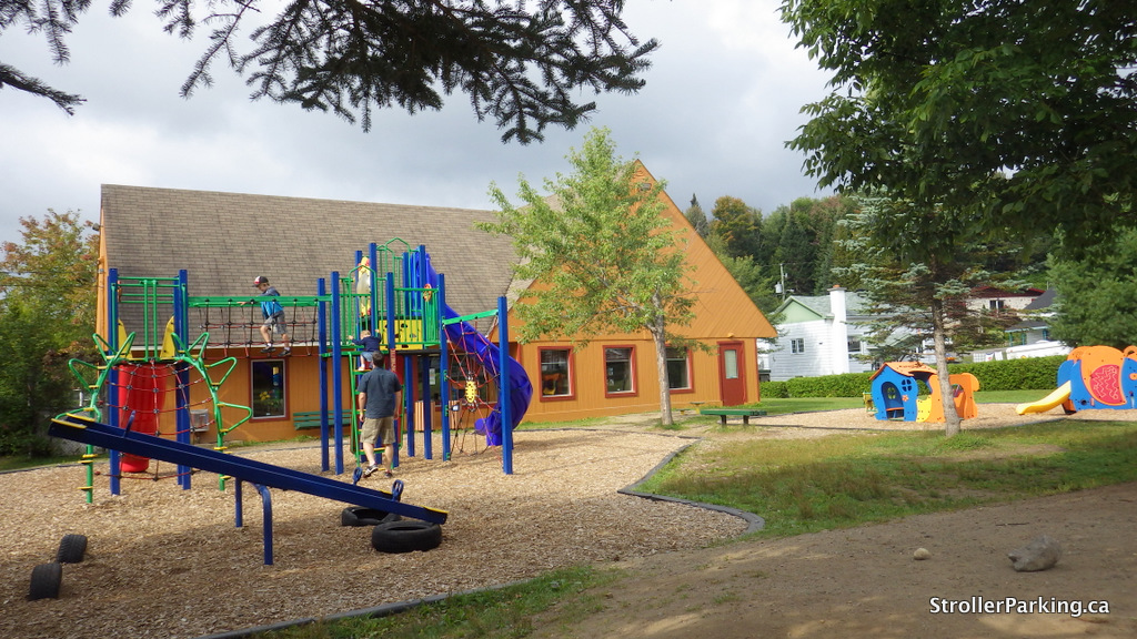 ValDavid LéonidasDufresne Park StrollerParking